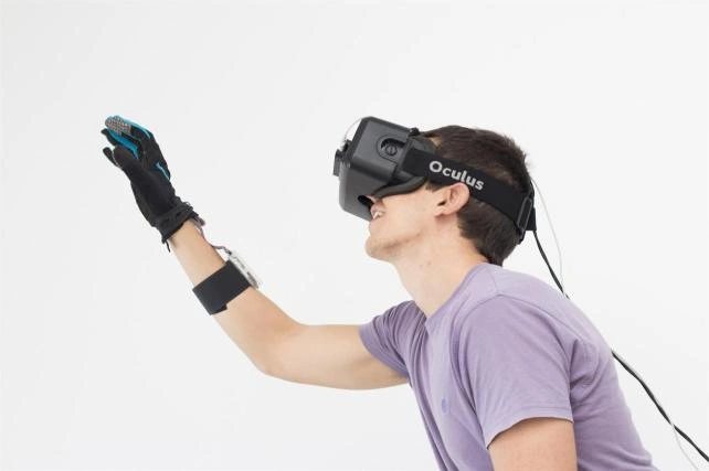 Guante de realidad virtual con fines rehabilitadores