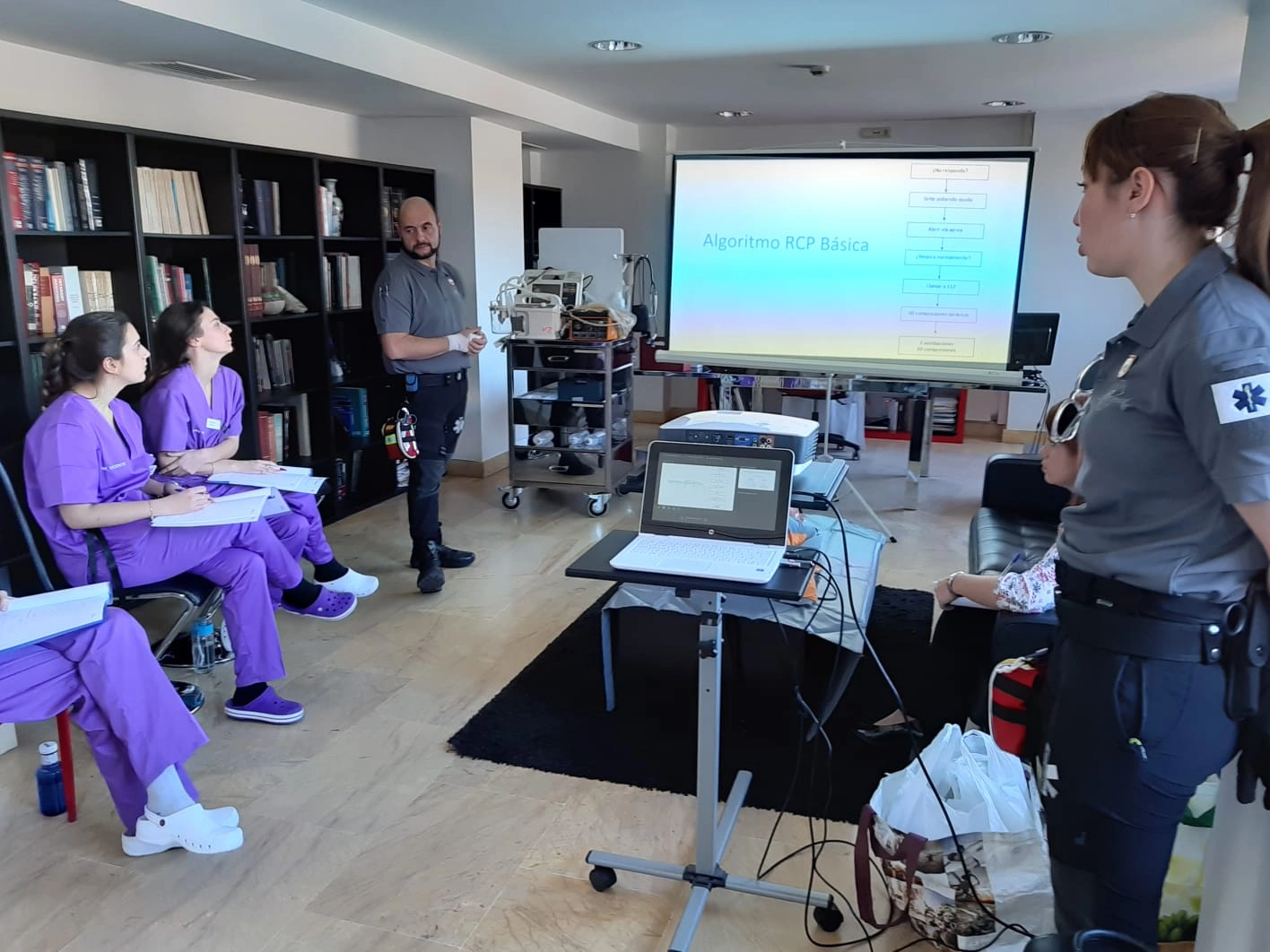 CURSO DE SOPORTE VITAL BÁSICO Y APOYO A SOPORTE VITAL AVANZADO PARA ENFERMEROS.